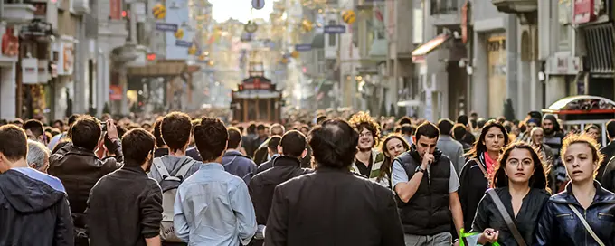 Istambul, Turquia - 02 De Novembro De 2014: Carros De Turismo No